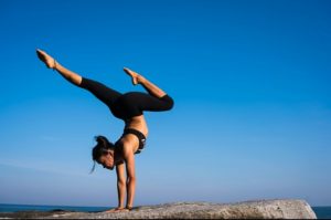 yoga and weight loss, how yoga burn fat, how to improve your health with yoga, asenas