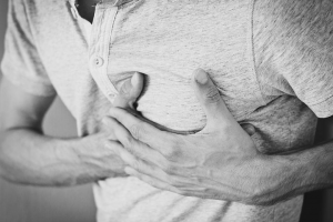 7 Early Warning Signs OF HEART PROBLEMS to Watch Out For
