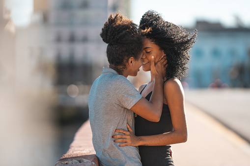 Reminder About Sexual Health for Lesbian Couples - Public Health