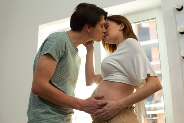 4 Reasons Why A Pregnant Woman Should Make Love Everyday